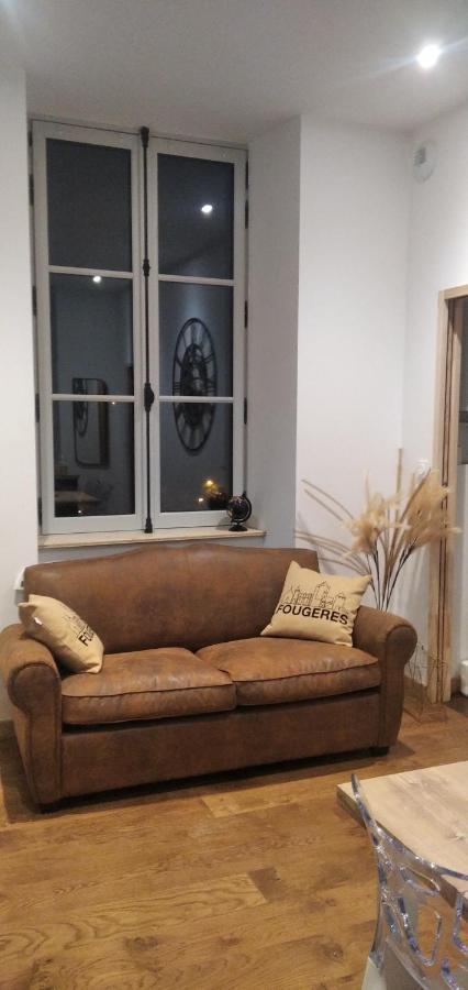 La Douce Nuit Apartment Fougeres Bagian luar foto