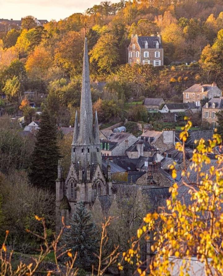 La Douce Nuit Apartment Fougeres Bagian luar foto