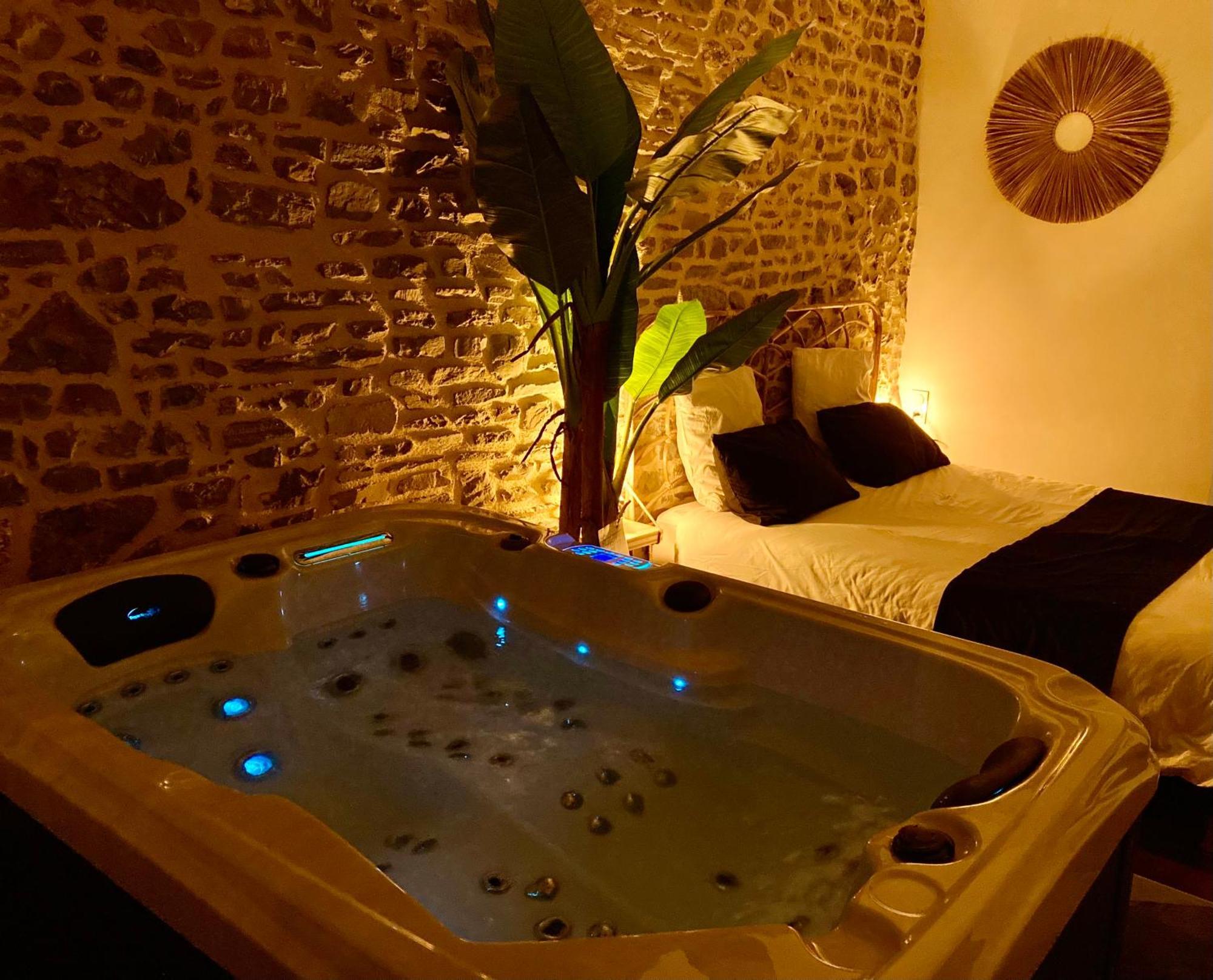 La Douce Nuit Apartment Fougeres Bagian luar foto