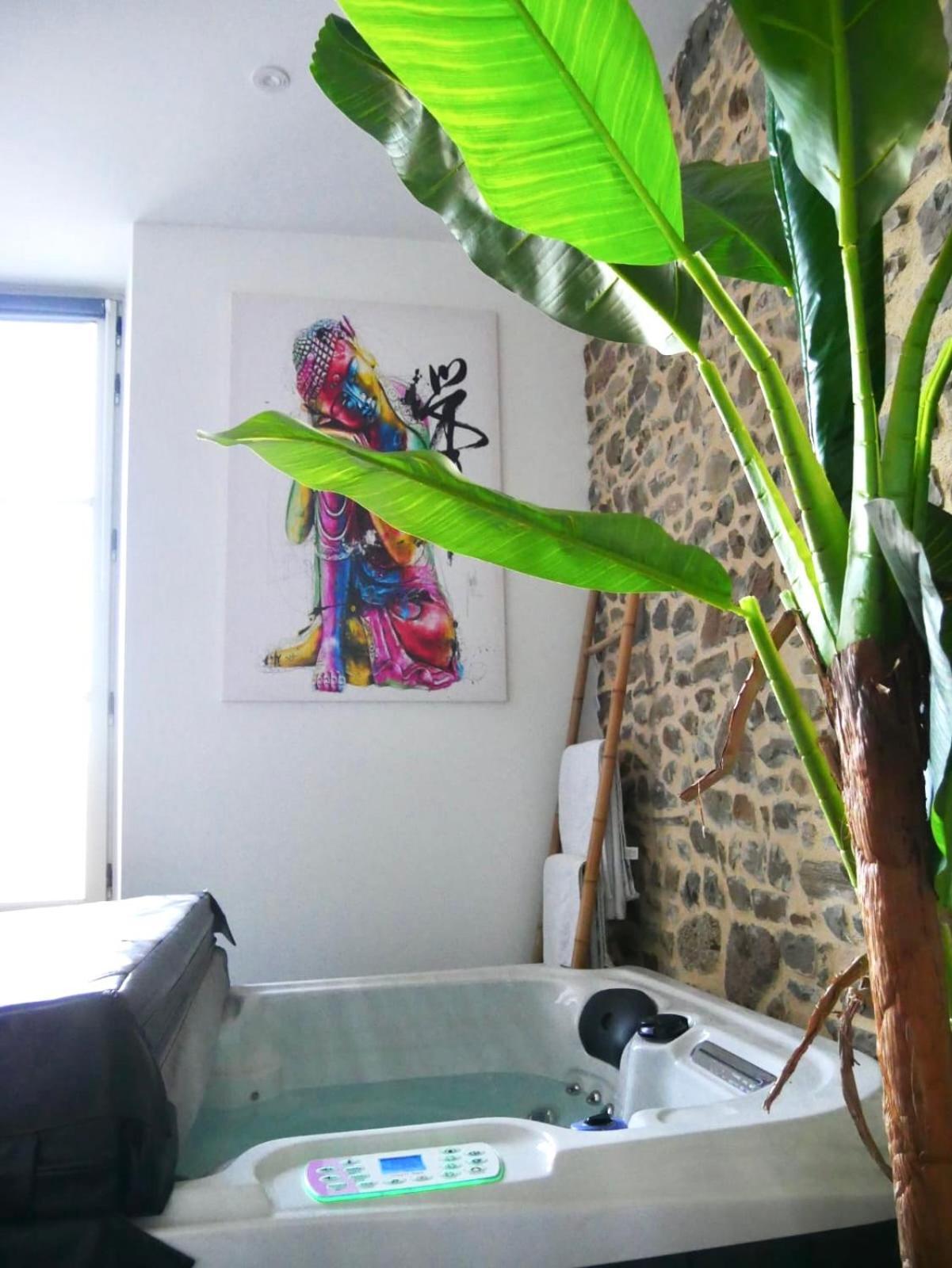 La Douce Nuit Apartment Fougeres Bagian luar foto
