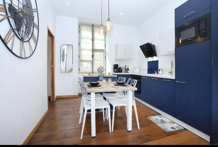 La Douce Nuit Apartment Fougeres Bagian luar foto